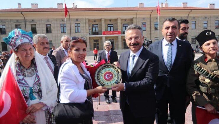 Eskişehir’de ‘Bacıyan-ı Rum Fatma Bacı’ tarihsel drama tiyatro oyunu ilgi gördü