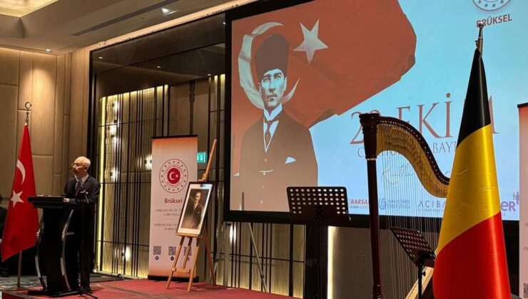 Türkiye Cumhuriyeti&rsquo;nin 101&rsquo;inci yıldönümü  Belçika nın Başkenti Brükselde coşkuyla kutlandı….