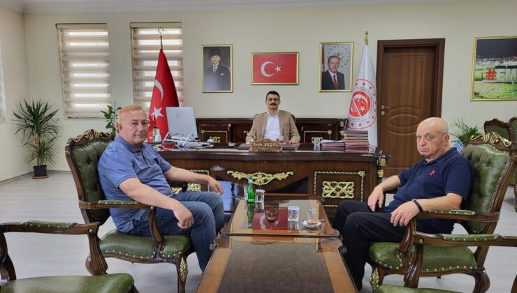 BELÇİKA – AVRUPA PRESS GAZETESİ SAHİBİ VE GENEL YAYIN YÖNETMENI BİLGİN ÖZÇİFTÇİ VE İHLAS HABER AJANSI ESKİŞEHİR MUHABİRİ ERTUĞRUL ALTINEL’DEN EMİRDAĞ KAYMAKAMI’NA ‘HOŞ GELDİN ZİYARETİ….