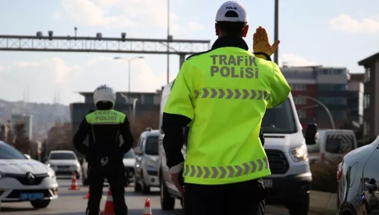 Türkiye&rsquo;de 2025 trafik cezaları belli oldu: Yeni yılda cezalarda yüzde 50&rsquo;ye yakın artı