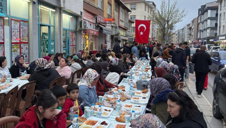 Eskişehir Sütlüce Spor Kulübü düzenlenen iftar yemeğinde bir araya geldi