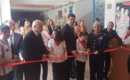 Eskişehir Orgeneral Halil Sözer Ortaokulu‘nda ‘Atatürk Çocukları Çok Severdi’ isimli resim ve fotoğraf sergisi düzenlendi