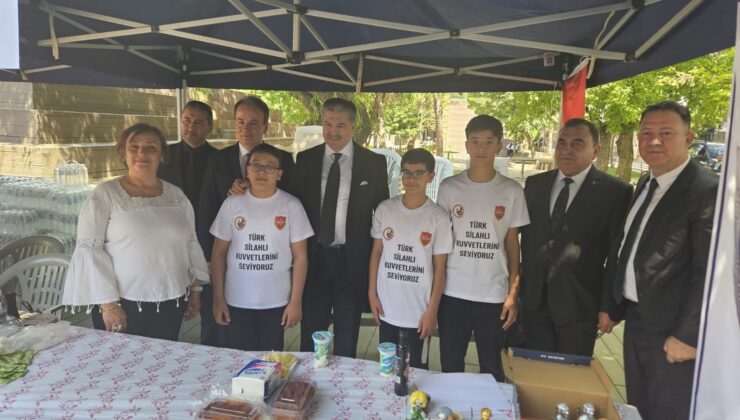 Türk Silahlı Kuvvetlerini Güçlendirme Vakfı’na destek amacıyla düzenlenen hayır stantı ilgi gördü