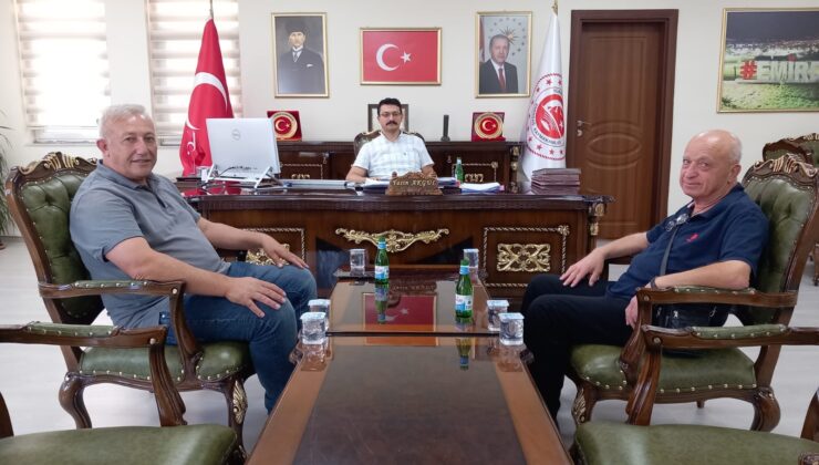 Emirdağ ve köylerinde başıboş köpekler, insanlara zarar vermemesi için toplatılıyor…