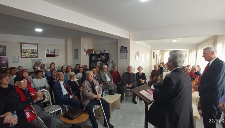 Eskişehir’deki Sivrihisarlılar ‘Öğretmenler Günü’nü sanat ve halk müziği eşliğinde kutladılar