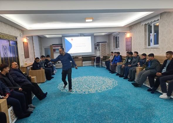 Emirdağ Fen Lisesi öğrencileri Diyanet Gençlik Merkezi’nde buluştu