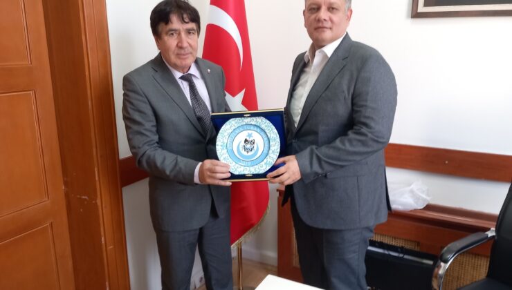 Eskişehir Kızılelma Turan Derneği’nden, Eskişehir Vali Yardımcısı Abdülhamit Karaca’ya nezaket ziyareti ve plâket takdimi