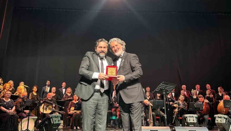 Eskişehir’de düzenlenen ’80’ler 90’lar’ isimli Türk Sanat Müziği konserinde büyük coşku yaşandı.