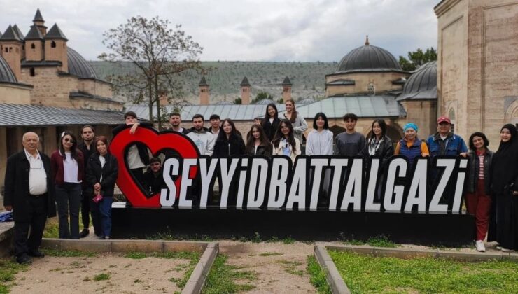 Türk dünyası gençliği Eskişehir&rsquo;in tarihine yolculuk yaptı