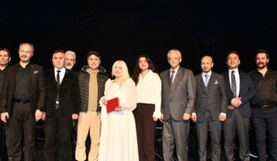 ‘Türk Halk Müziği Topluluğu’ Eskişehir halkına muhteşem bir türkü gecesi yaşattı