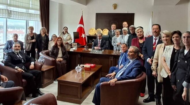 Emirdağ ve Çevre Dernekleri Federasyonu Başkanı Ahmet Eryürük  ve Arkadaşların’dan Eskişehir Cumhuriyet Başsavcısına Veda Ziyareti