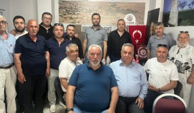 Eskişehir’de yaşayan Aşağı Piribeyli köylüleri vatandaşlara aşure ikramında bulundu