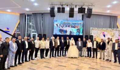 Ünlü iş insanı görkemli düğünde nikah şahidi oldu
