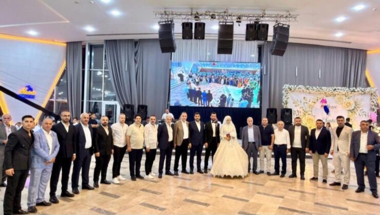 Ünlü iş insanı görkemli düğünde nikah şahidi oldu