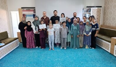 Emirda’da ‘Yaz Kur’an Kursları’ kapanış programı Melek Camii’nde gerçekleştirildi