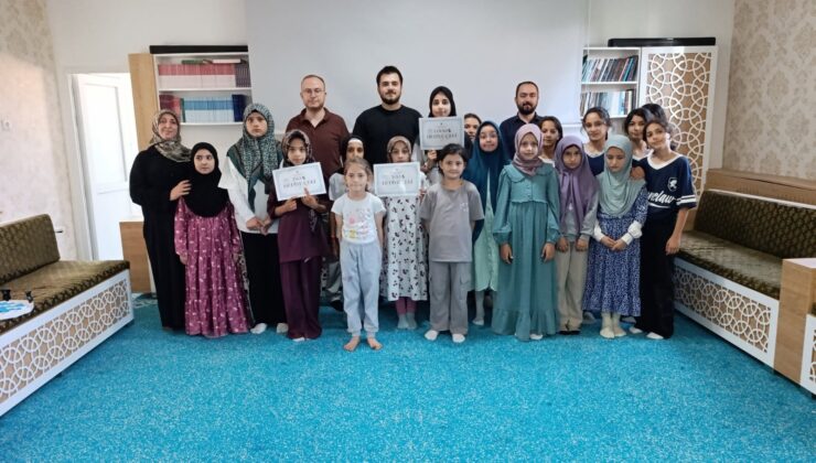 Emirda’da ‘Yaz Kur’an Kursları’ kapanış programı Melek Camii’nde gerçekleştirildi