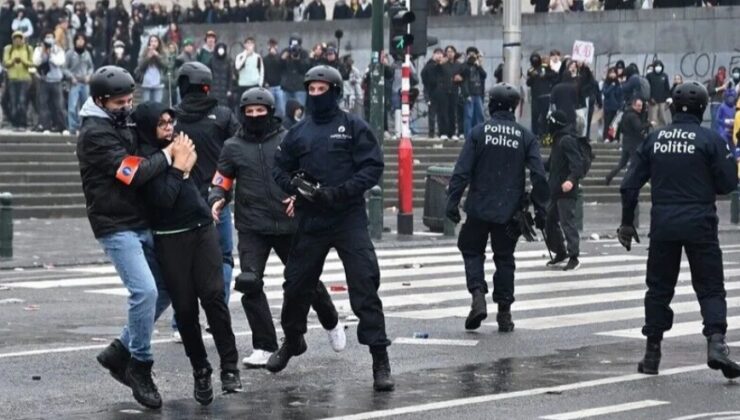 BRÜKSEL’DE SENDİKA GÖSTERİSİNDE GERGİNLİK! POLİS GÖZ YAŞARTICI GAZLA MÜDAHALE ETTİ